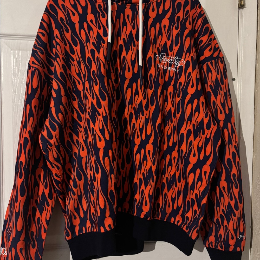 Snow day Coat .Blue & orange flame design Men’s Size XL . Very rare